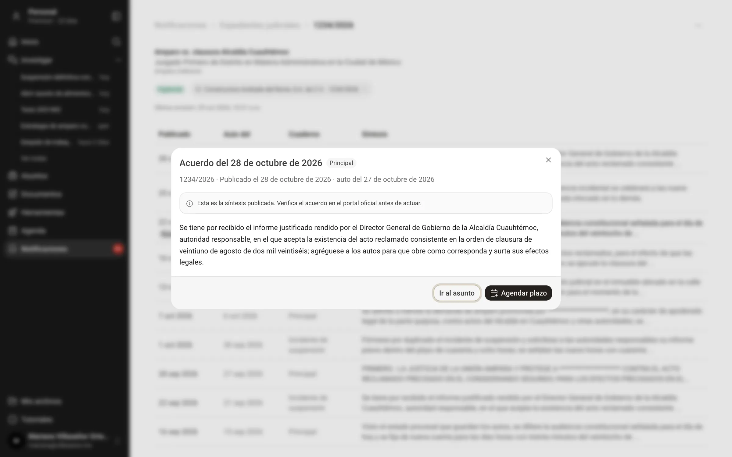 Summary of the October 28, 2026 court order with the “Ir al asunto” (Go to matter) and “Agendar plazo” (Schedule deadline) buttons